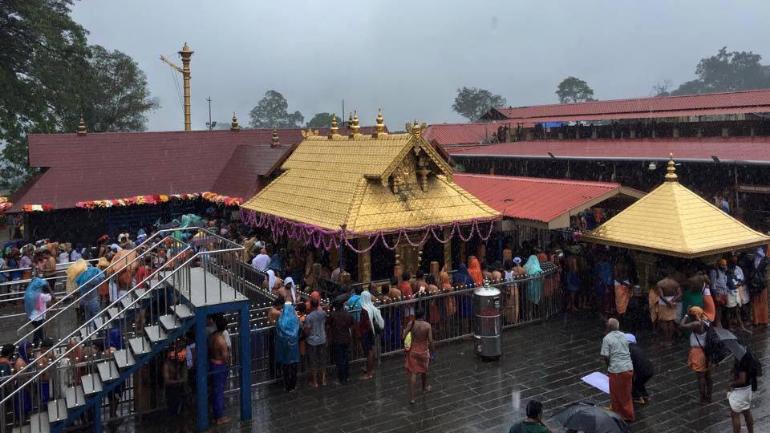 सुप्रीम कोर्ट का बड़ा फैसला, सबरीमाला मंदिर में अब महिलाएं कर सकेंगी प्रवेश