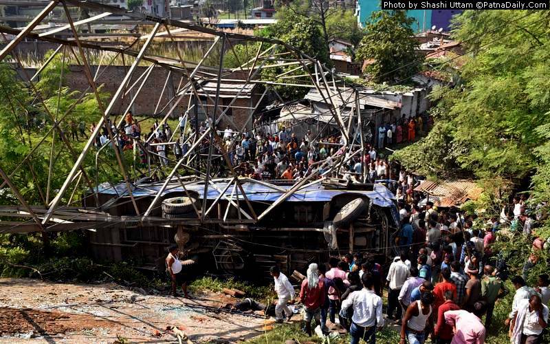 पटना के नजदीक पलटी बस में मरे लोग दुर्घटना के बजाय सांस्थानिक हत्या के शिकार