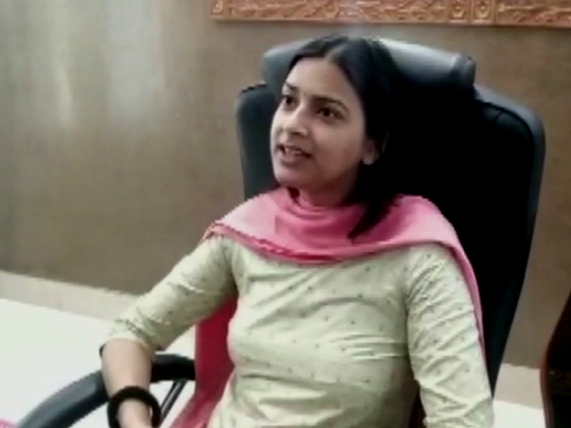 बिहार: पुलमावा शहीद जवानों के परिवार के लिए इस महिला डीएम ने जो किया है वो तारीफ के काबिल है