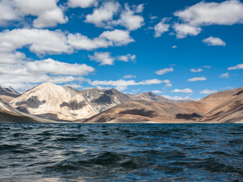 गलवान के बाद अब लद्दाख के पैंगॉन्ग त्सो झील पर चीन की नजर, स्थिति मजबूत करने की कोशिश